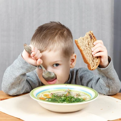 Hastings Home Cast Iron 3-Qt. Dutch Oven With Lid, Enamel-Coated - Red 6 Hastings Home Cast Iron 3-Qt. Dutch Oven With Lid, Enamel-Coated - Red - Image 4